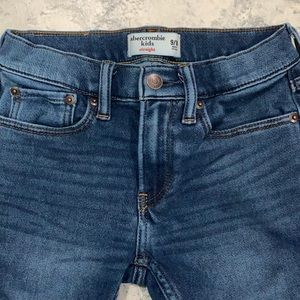 A&F Boys Abercrombie Jeans Size 9-10 Straight fit